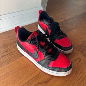 Nike Kids' Grade School Court Borough Low Recraft Shoes size 5Y
